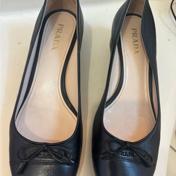 Prada Black Leather Bow Flats - Picture 1 of 2